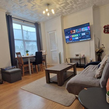 Cosy 1 Bed Apartment In Lincoln Bagian luar foto